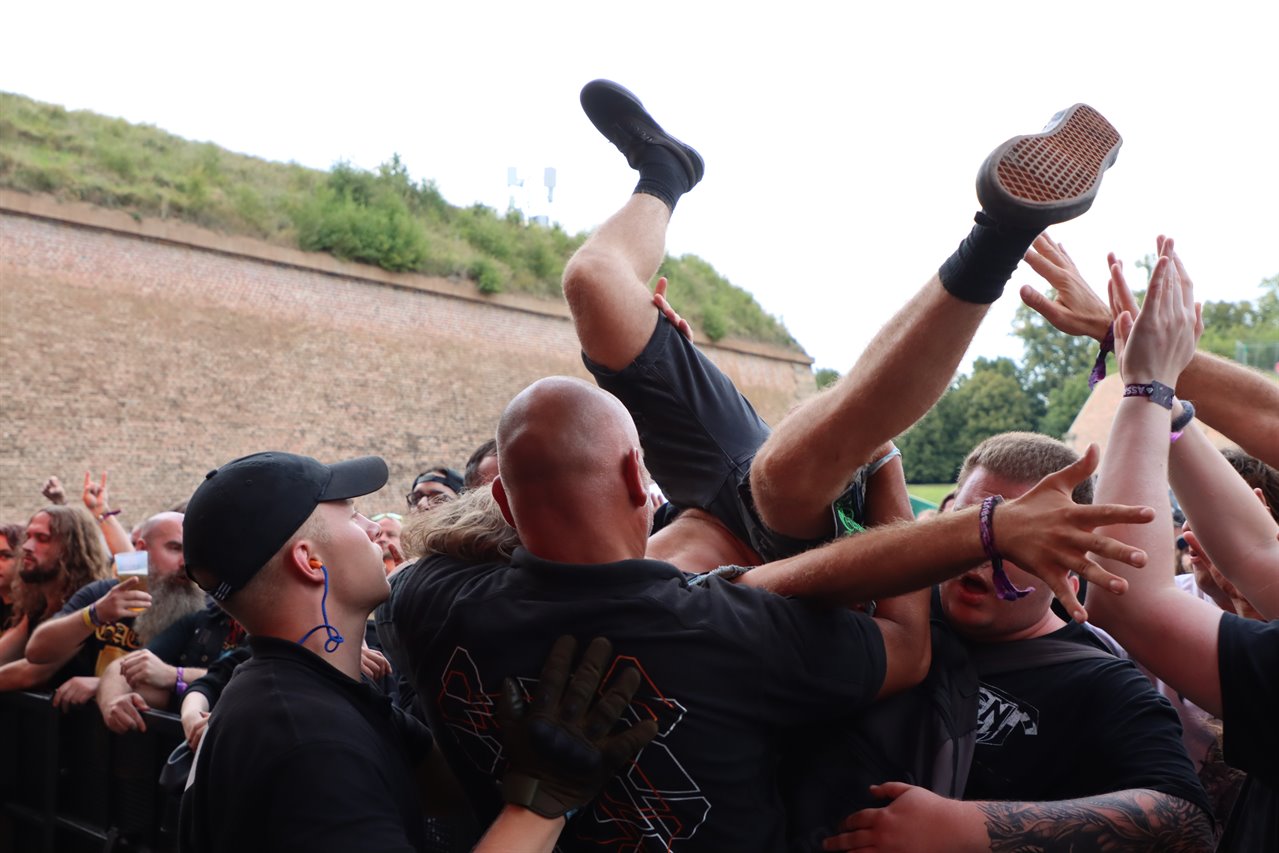 BRUTAL ASSAULT 2024 - Čtvrteční poznámky z fotokoridoru + Galerie